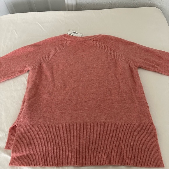J. Crew Supersoft Yarn V-Neck Sweater NWT - Picture 4 of 6
